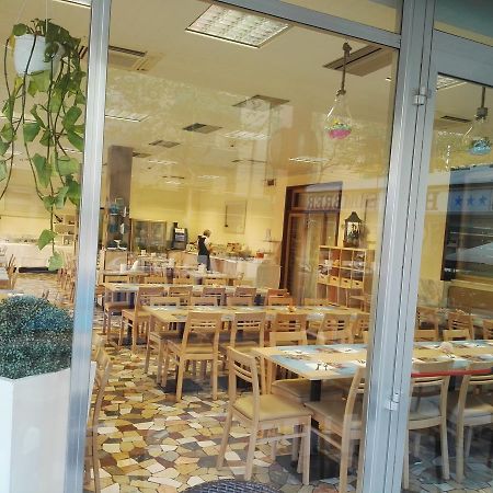 Hotel Sombrero Rimini Kültér fotó