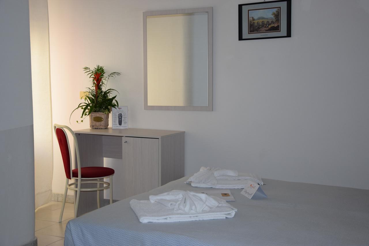 Hotel Sombrero Rimini Kültér fotó