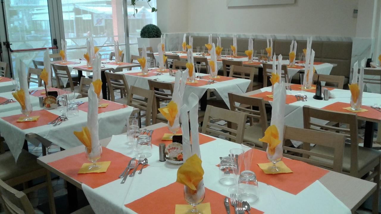 Hotel Sombrero Rimini Kültér fotó